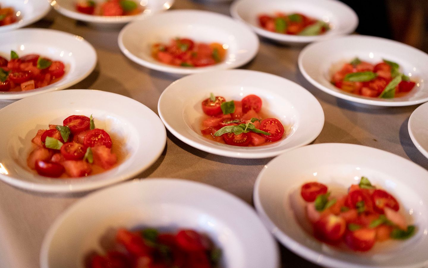 Plates served for large groups at Espace Old Mill